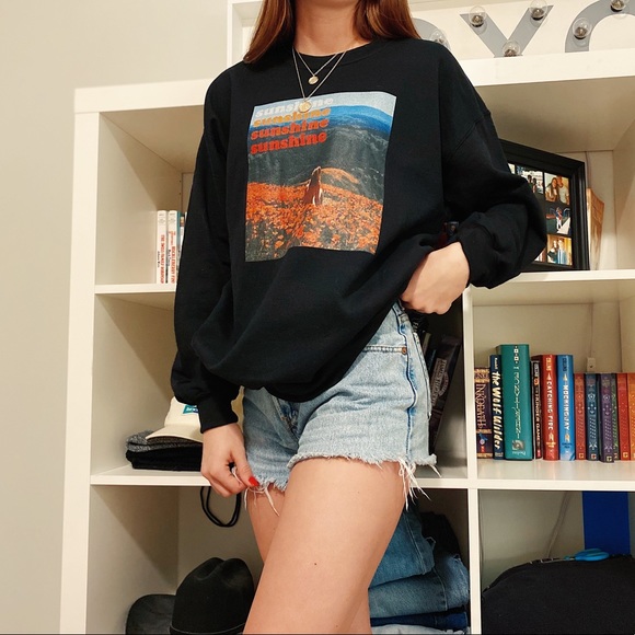 π SUNSHINE BLACK PULLOVERπ - Picture 3 of 5